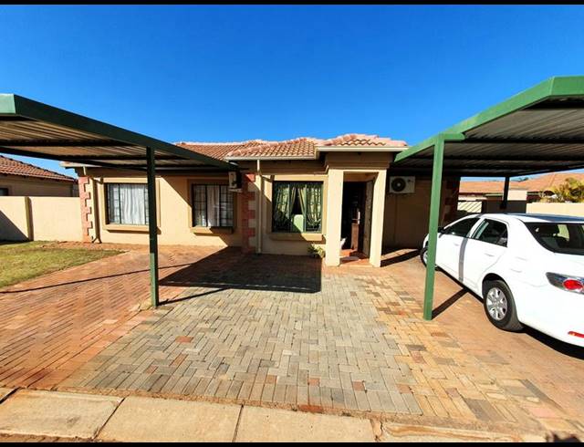 2 BEDROOM TOWNHOUSE FOR SALE IN HESTEAPARK